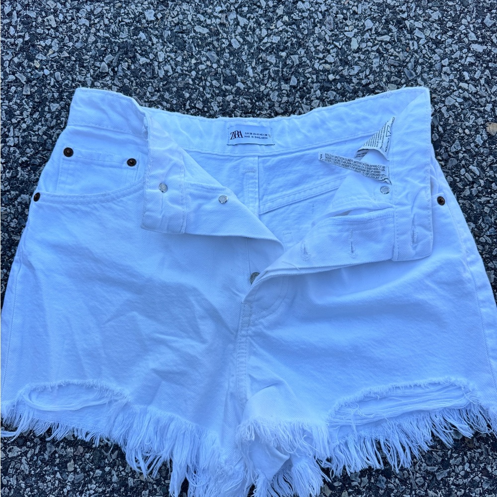 New without tags Zara White Jean Shorts Frayed Hem Casual